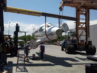dodson aircraft airplanes king air parted salvage international helicopters avionics unloading